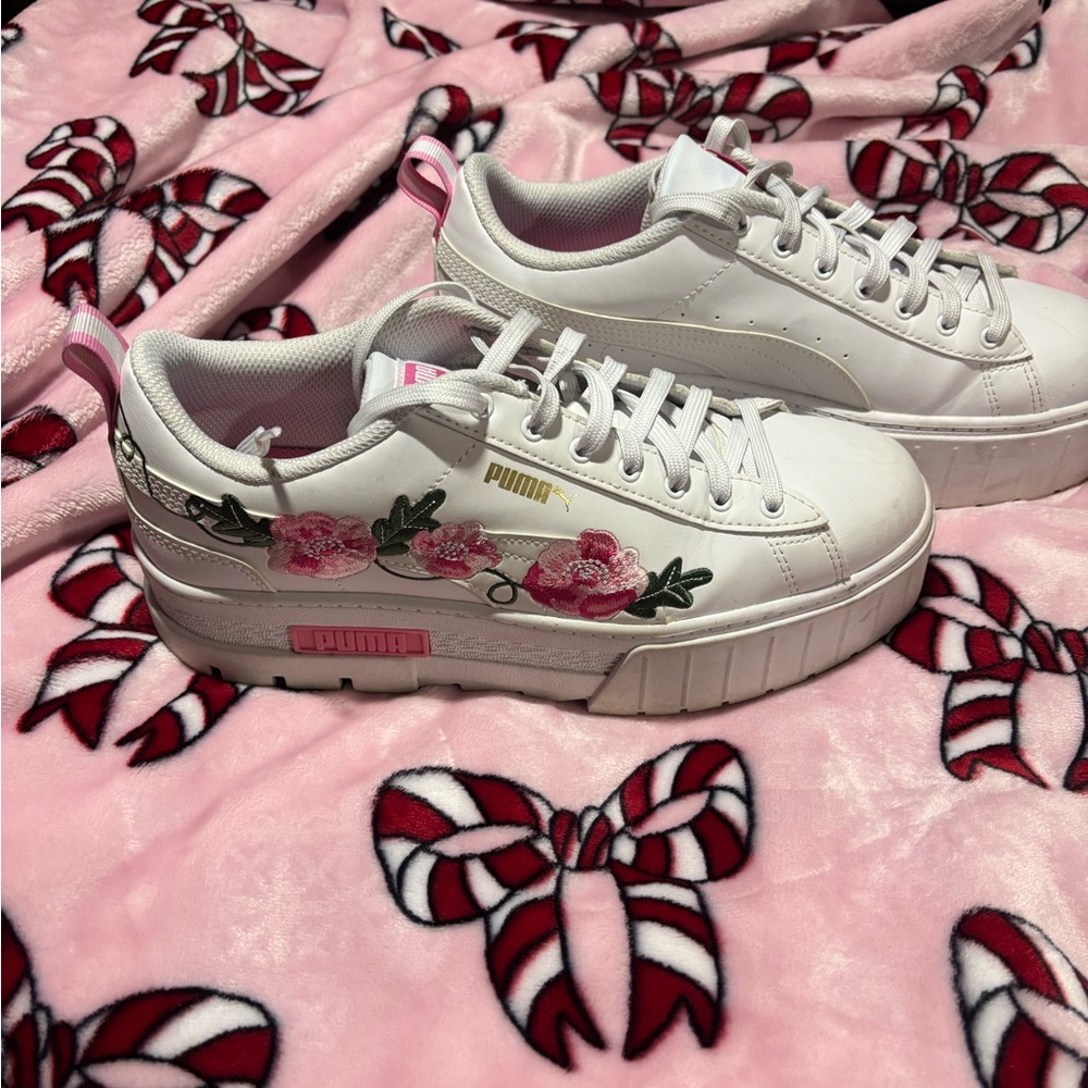 Puma Women's White and Pink Floral Sneakers